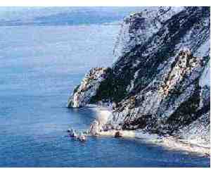 relitto del potho Sirolo Spiaggia due sorelle